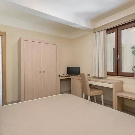 Belvir Hotel 3*